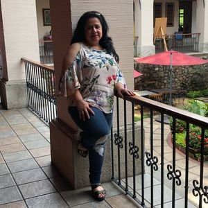 Meet your Posher, Mirna